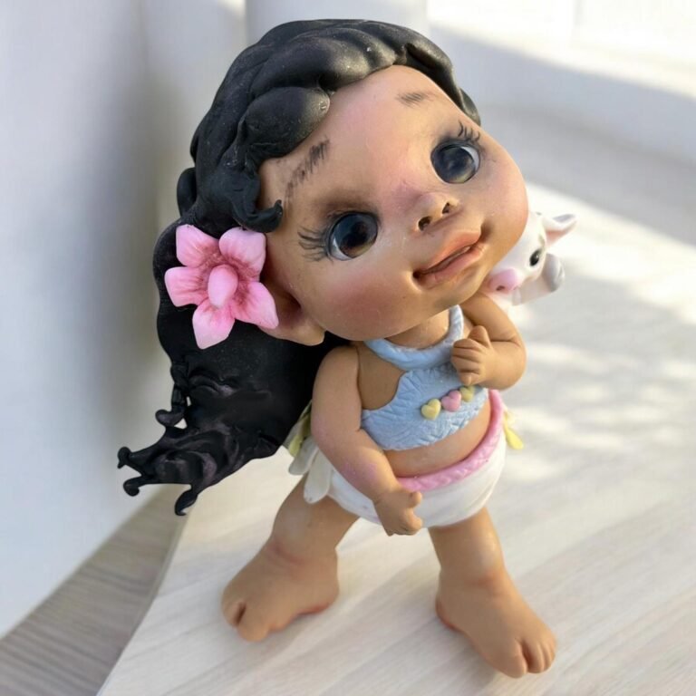 Pieza artesanal de porcelana fría hecha a mano en Taller Panda