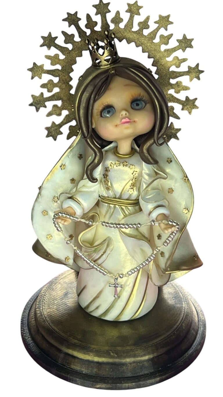 Pieza artesanal de porcelana fría hecha a mano en Taller Panda