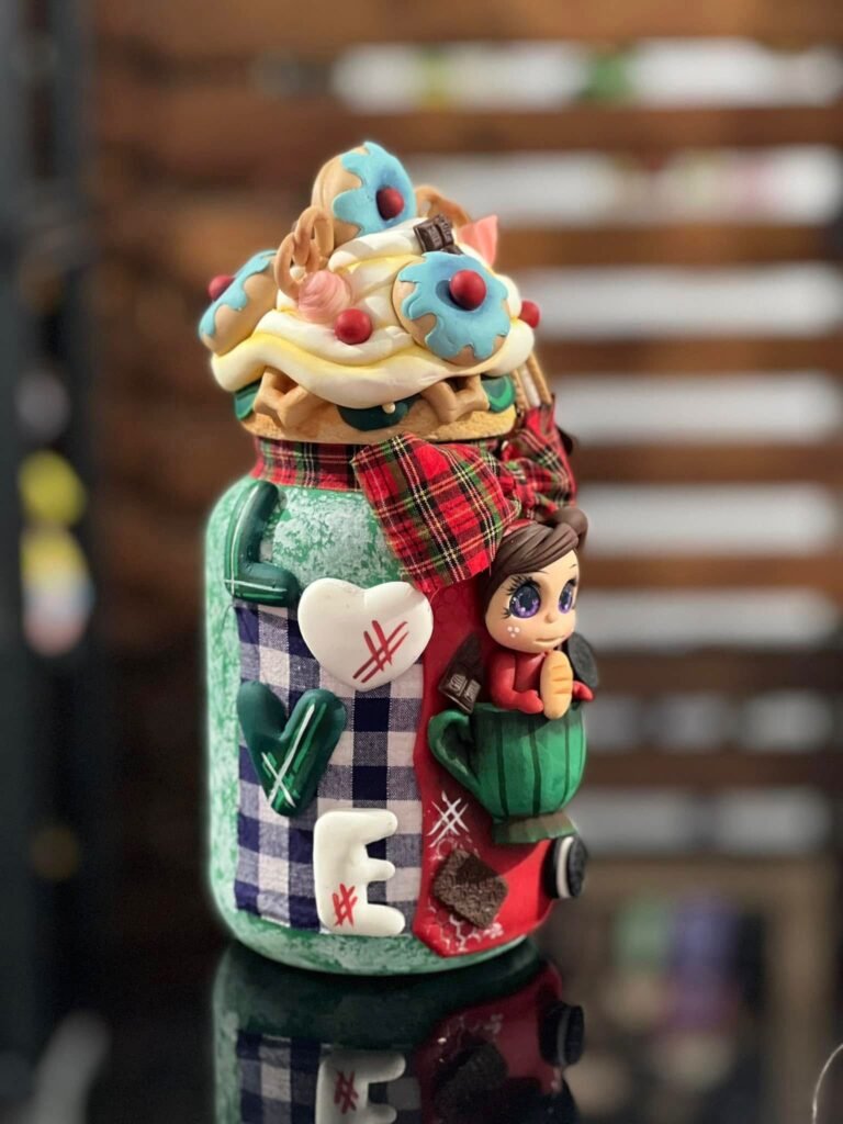 Pieza artesanal de porcelana fría hecha a mano en Taller Panda